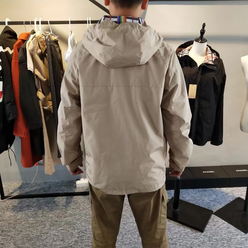 Quạt nam Chunqiu Windbreaker Cổ điển Kẻ sọc Lining Tính khí Cổ điển Không thấm nước Vải trùm đầu ngắn
