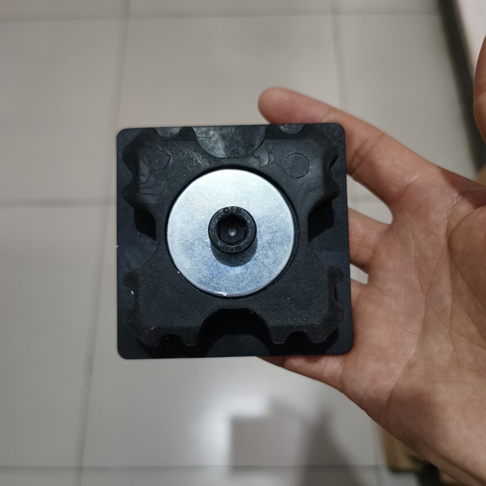 Factory price direct sales 86 wire management box holder wire tube holder magnetic seat holder magnetic box fixed magnetic box