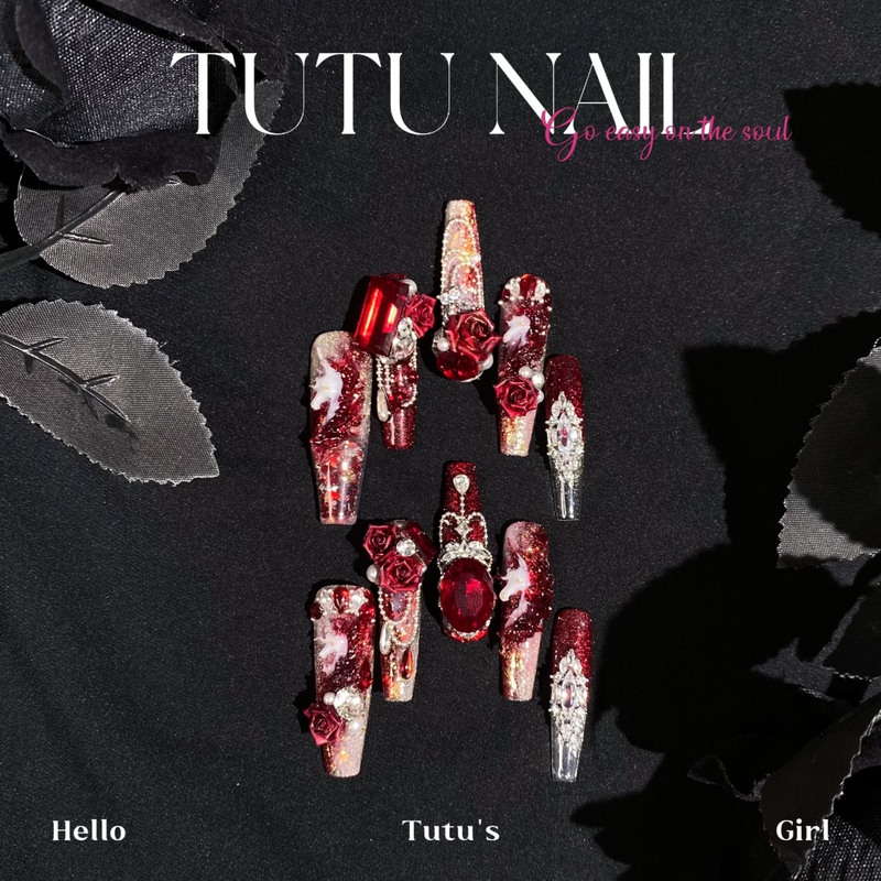 【Fresh and Energetic】Tutu Nail Handmade Wearable Nail Art New Year Horse Year Flowing Red Gold Carved Heavy Craft
