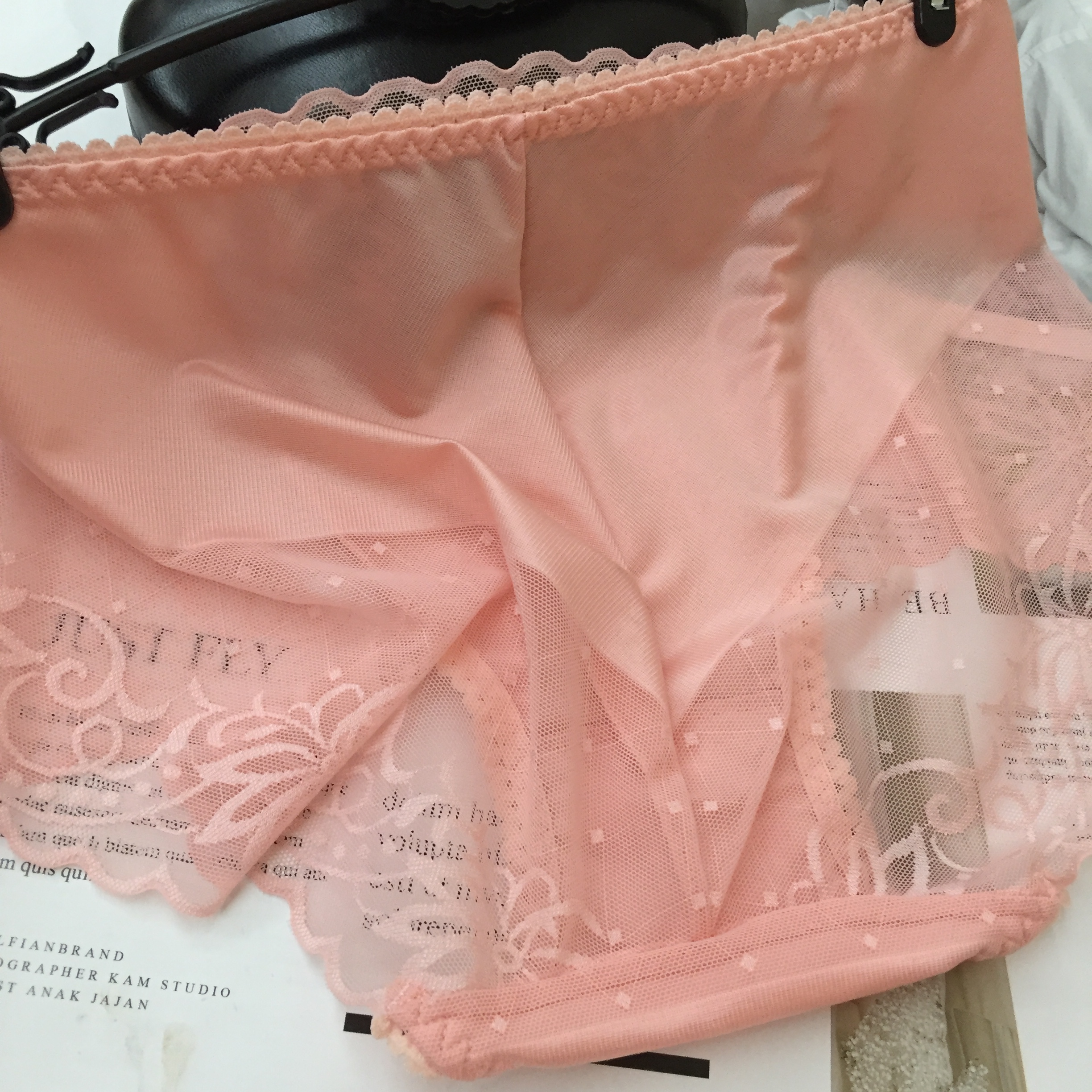 Màu hồng ren gợi cảm kích thước lớn đồ lót nữ lưới sợi nông đậu dán siêu mỏng mềm trong suốt cao eo phụ nữ đồ lót đầu - Giống cái đồ lót nam nữ