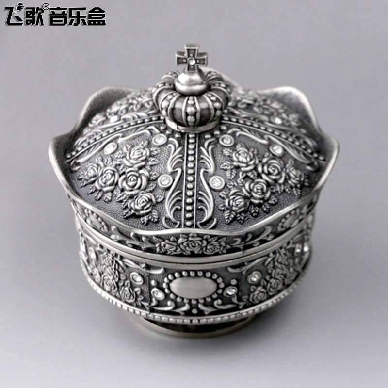 European crown rotating music box metal music box creative birthday gift Sky City to send male and female girlfriends