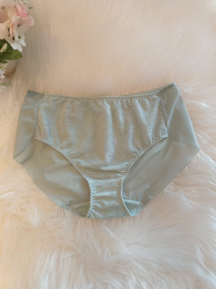 Korean DAN is of good quality, silky, comfortable, skin-friendly, seamless, can be worn in four seasons, medium and low waist triangle ladies panties XL XXL