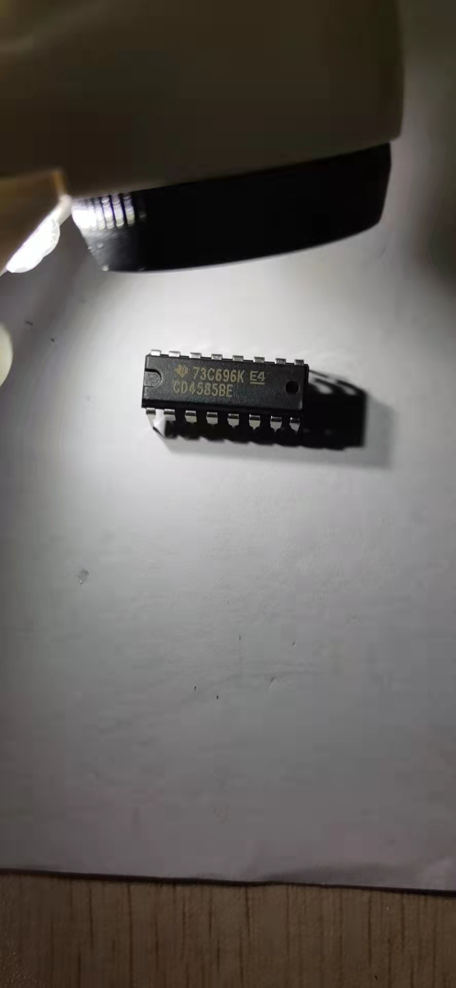 Import brand new original dress CD4585BE CD4585 straight plug DIP-16 logic IC comparator