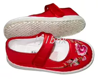 Красный персик цветение