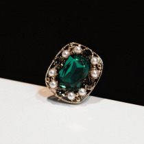 Retro gem brooch little girl Joker pin sweater luxury Japanese and Korean corsage Crystal clothes collar pin buckle anti-light