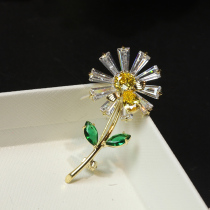 Exquisite Daisy bee brooch female super flash temperament sweet sweater jacket suit accessories corsage male cardigan pin