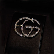 Fashion exquisite small fragrant style simple brooch womens sweater Joker suit cardigan Pin Pin shirt collar decoration