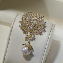 High-grade brooch female hollow flower Pearl corsage luxury atmosphere jacket blazer cardigan pin buckle accessories Korea