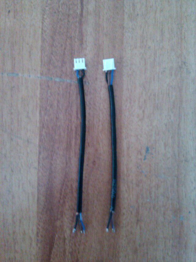 Live-action CS equipped radium combat laser against 2-core shielded wire plug for electronic accessories