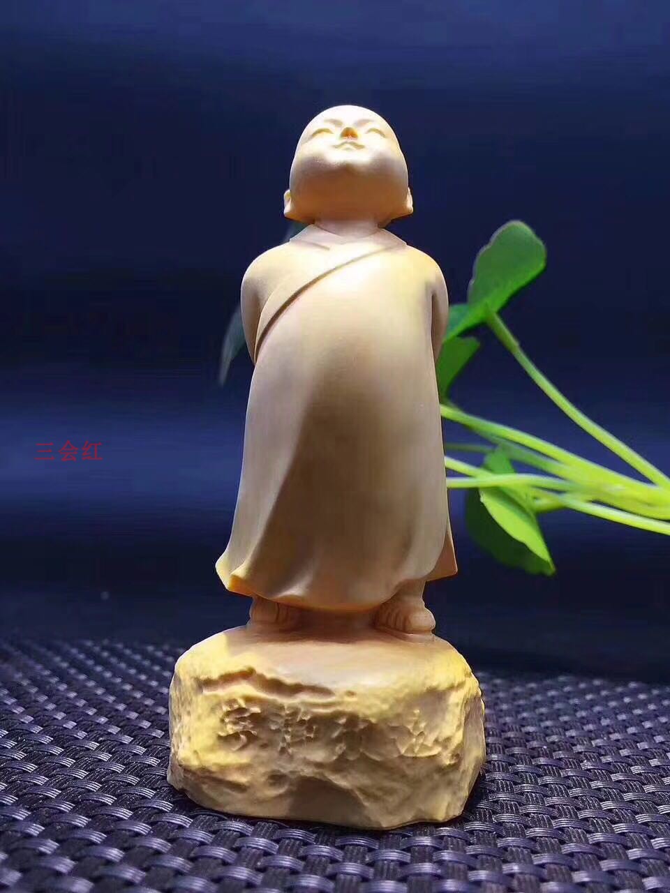Cliff Berk Yellow Poplar Wood Carving small monk Pendulum Pieces Solid Wood Engraving Small Sandy Minning Stillness Far handlebar Decorative Craft Gift Hem