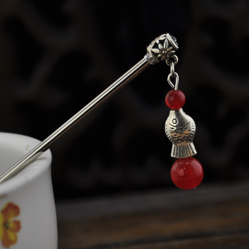 Vintage hair ornaments red agate Miao silver small fish classical hair hairpin step shake court dish hair ethnic style female gift
