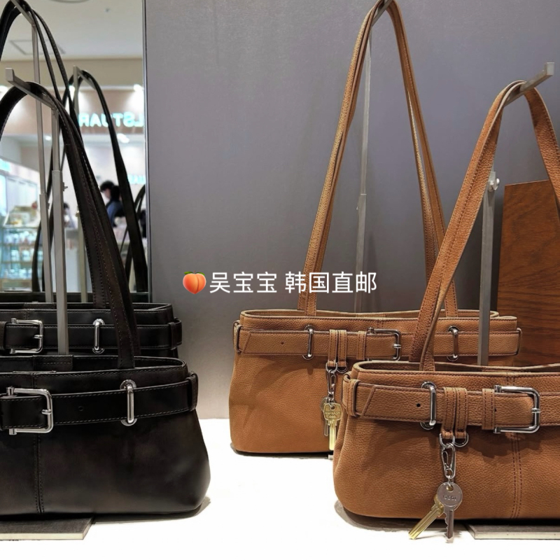 Wu Baobao Korean Direct Mail Osoi Shoulder Brocle Key Bag Cowhide Leather Shoulder Handbag