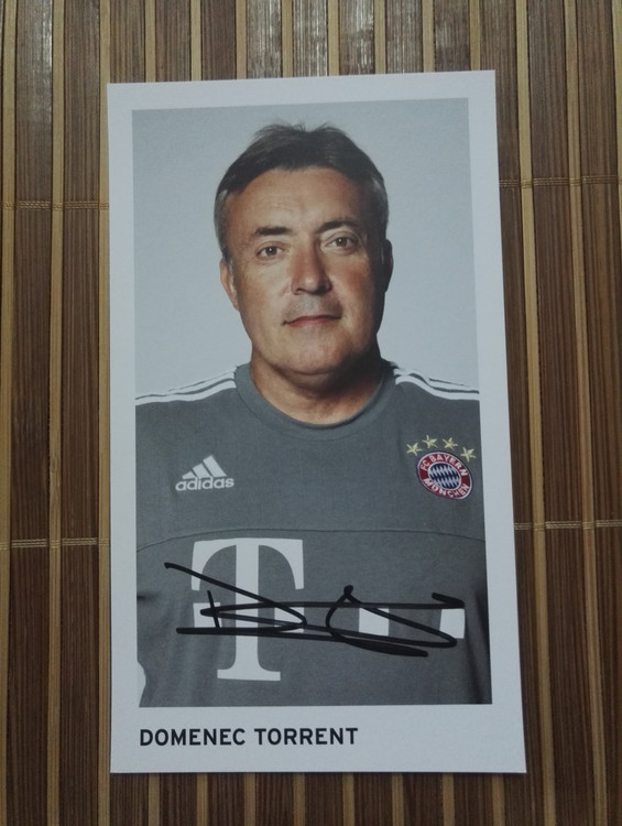 Torrent Spain's official autograph card in Barcelona