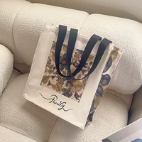 Вертикальный черный пояс размером 32х35х10.