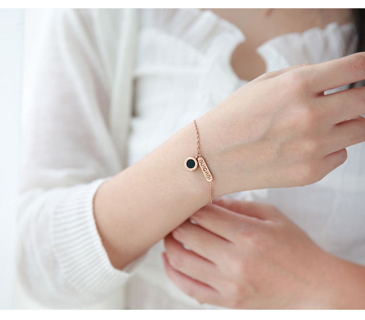 Mạ vàng hồng 18K bằng thép titan màu đen tấm La Mã thư người thủy triều vòng chân Nhật Bản và Hàn Quốc trang sức cá tính đơn giản - Vòng chân lắc chân nữ đẹp