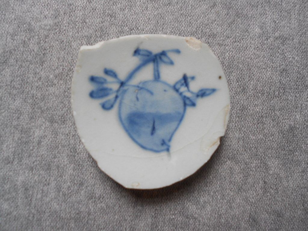 Ming Dynasty Blue and white peach pattern small bowl old porcelain