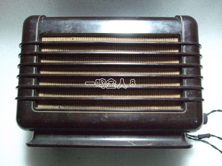 Early Republic of China, old Bakelite radio, unique in shape, can be used as a collection of window film and television props or display decoration