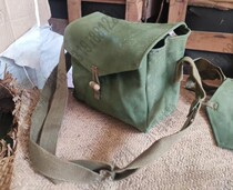Stock old stock 1977 annual steering wheel waterproof battery pack army satchel bag red years nostalgic classic