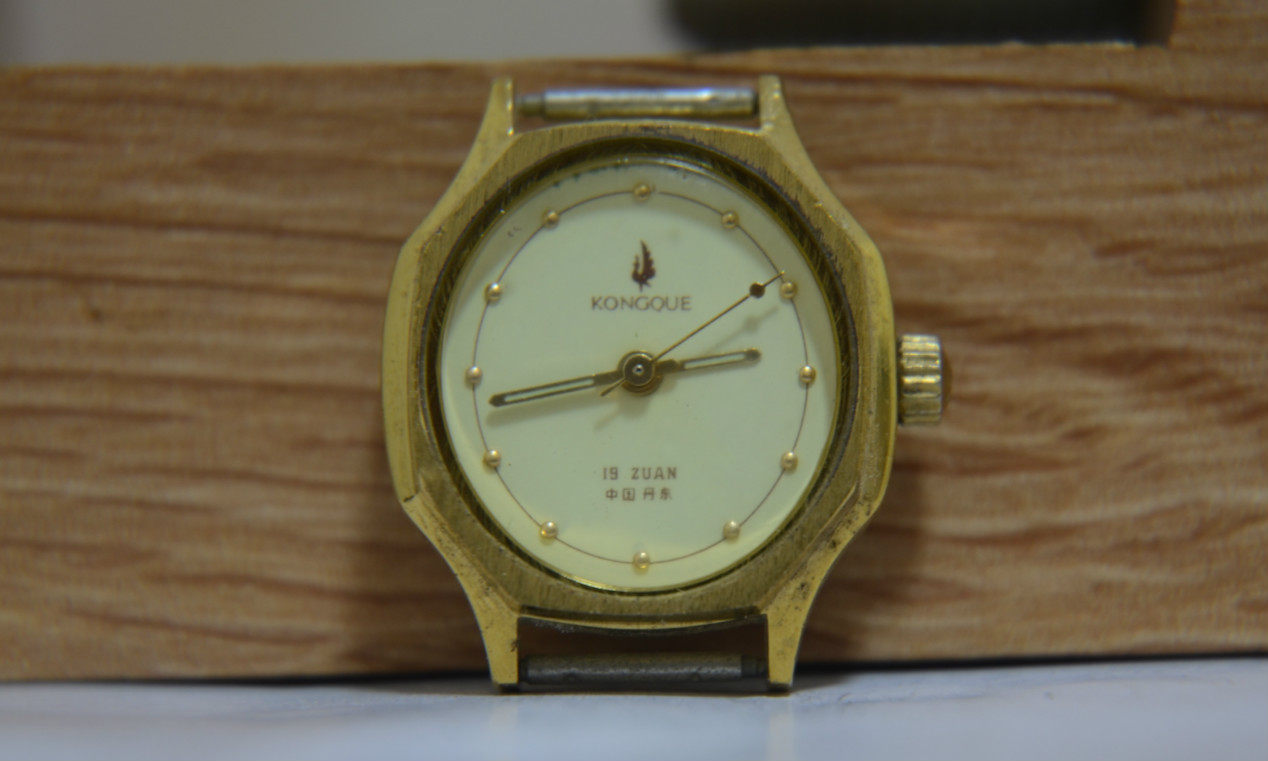 Department stores stock old Liaoning Dandong peacock brand mechanical watches