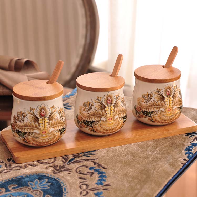 European-style retro luxury seasoning pot combination American-style ceramic pepper pot New Chinese-style sugar cup ingredient box Salt shaker