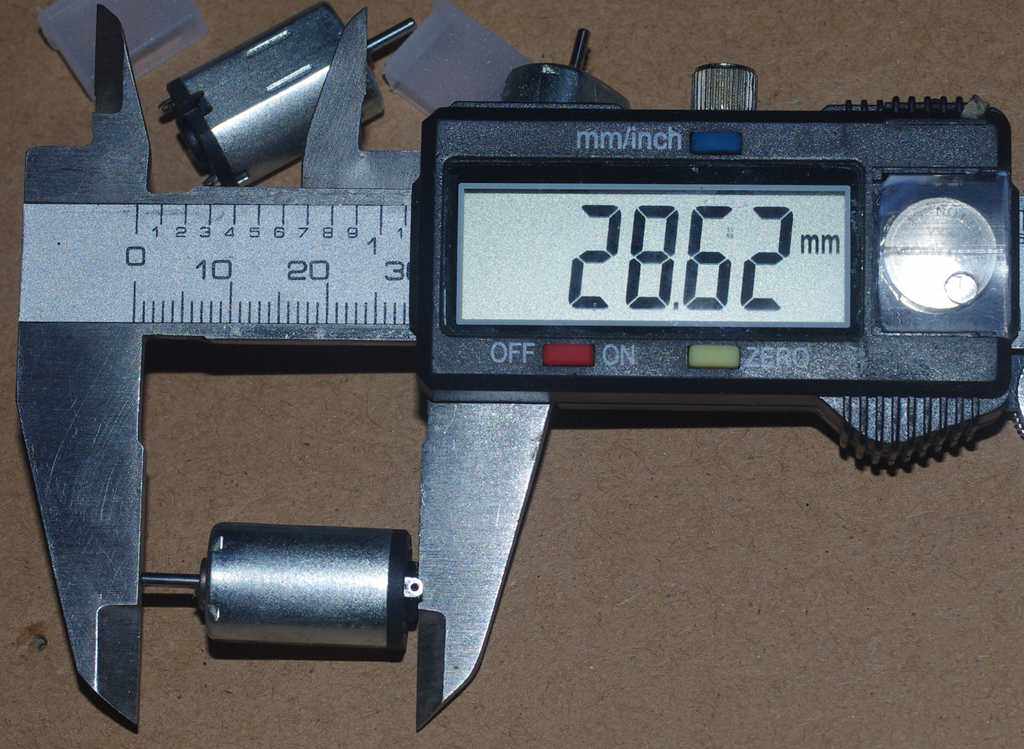 1 Yuan Two Mini-Motors Mini-Motor DC Motor No Parameters No Data