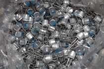 Inventory for many years copper pins seem not to be sorted solid capacitors 2 5V 4V 820UF 560UF