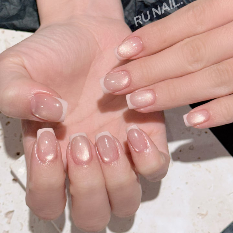 Milk White French Cat-Eye Manicure, Wearable Nails, Gentle and Brightening Effect, Fine Edges, French Style, High-End Feel, Suitable for Daily Commuting