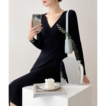 Cross V collar black Body Knit Undercoat Dress Woman style Conspiculy Slim Overknee Mid sweater Skirt Autumn winter