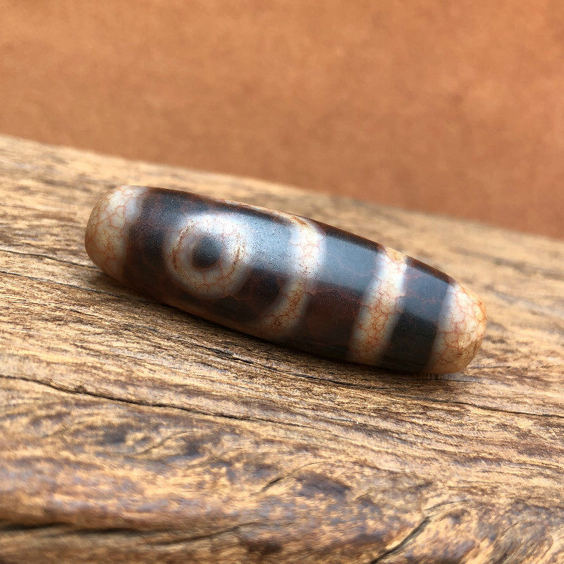 Tibetan Tibetan two-eyed celestial beads natural to pure agate chalcedony wrapped pulp oil clear weathering