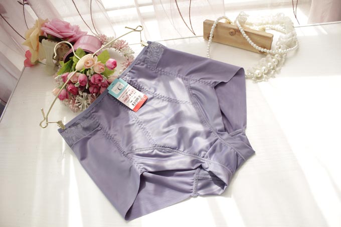 Kích thước lớn phụ nữ eo cao đồ lót bụng hông không có dấu vết vải trơn mềm thoáng khí chất béo mm bảy thước quần lót cạp cao