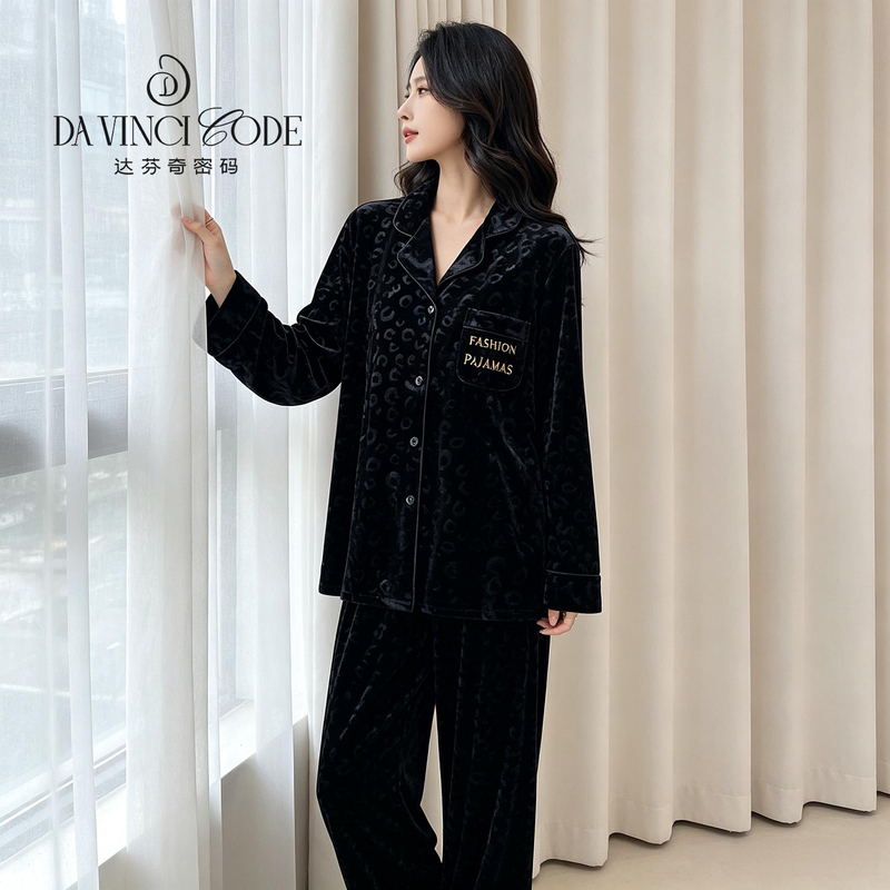 The Da Vinci Code 2026 Autumn/Winter New Black Leopard Print Gold Diamond Velvet Couple Pajamas Men's and Women's Homewear Can Be Worn Outside