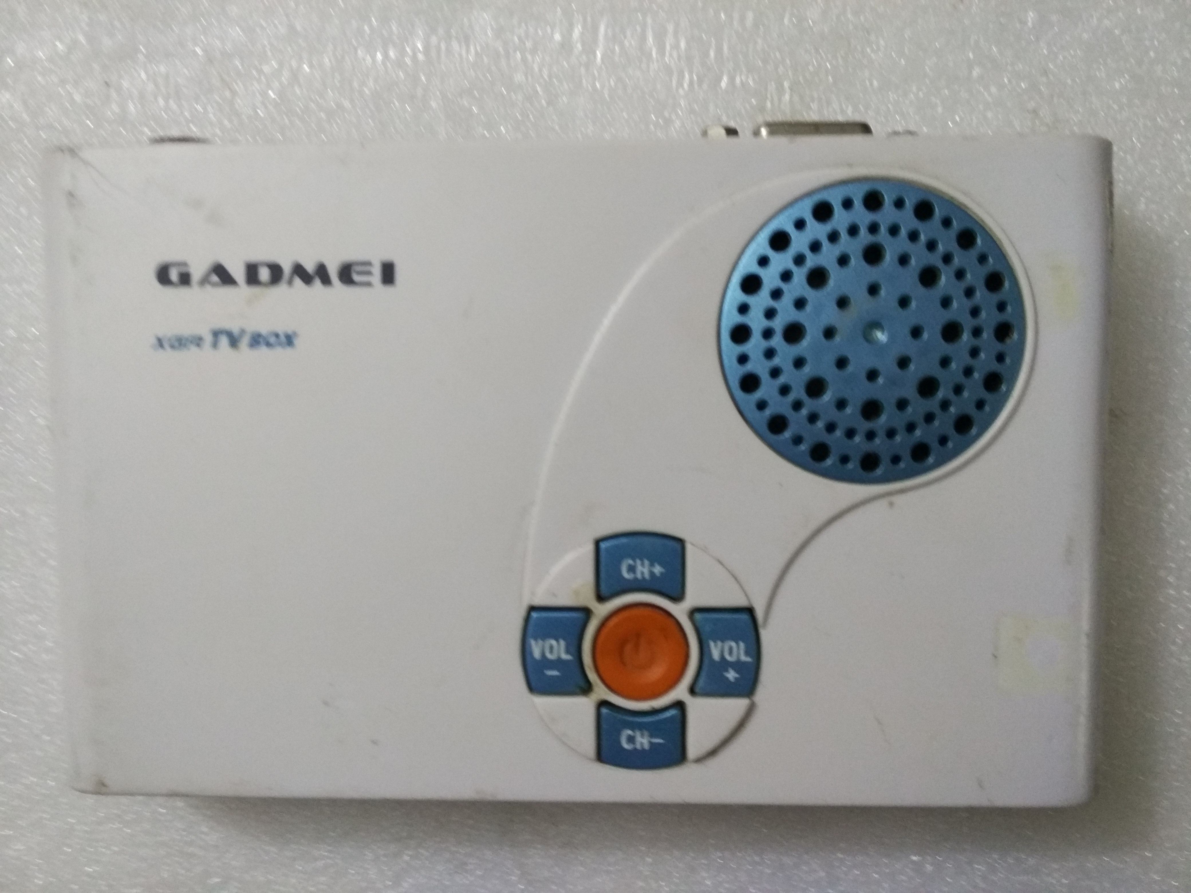 Jia's beautiful GADMEI TV5821 TV5820 LCD TV box with its own horn display to watch TV with-Taobao