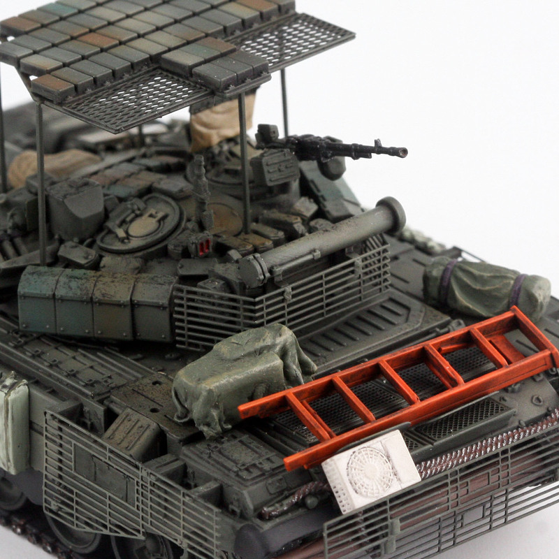 88Model 1/72 Russian T-72B3M T72 Battlefield Version B Model Comes with Ladder and Other Accessories 88Model 1/72 Russian T-72B3M T72 Battlefield Version B Model Comes with Ladder and Other Accessories