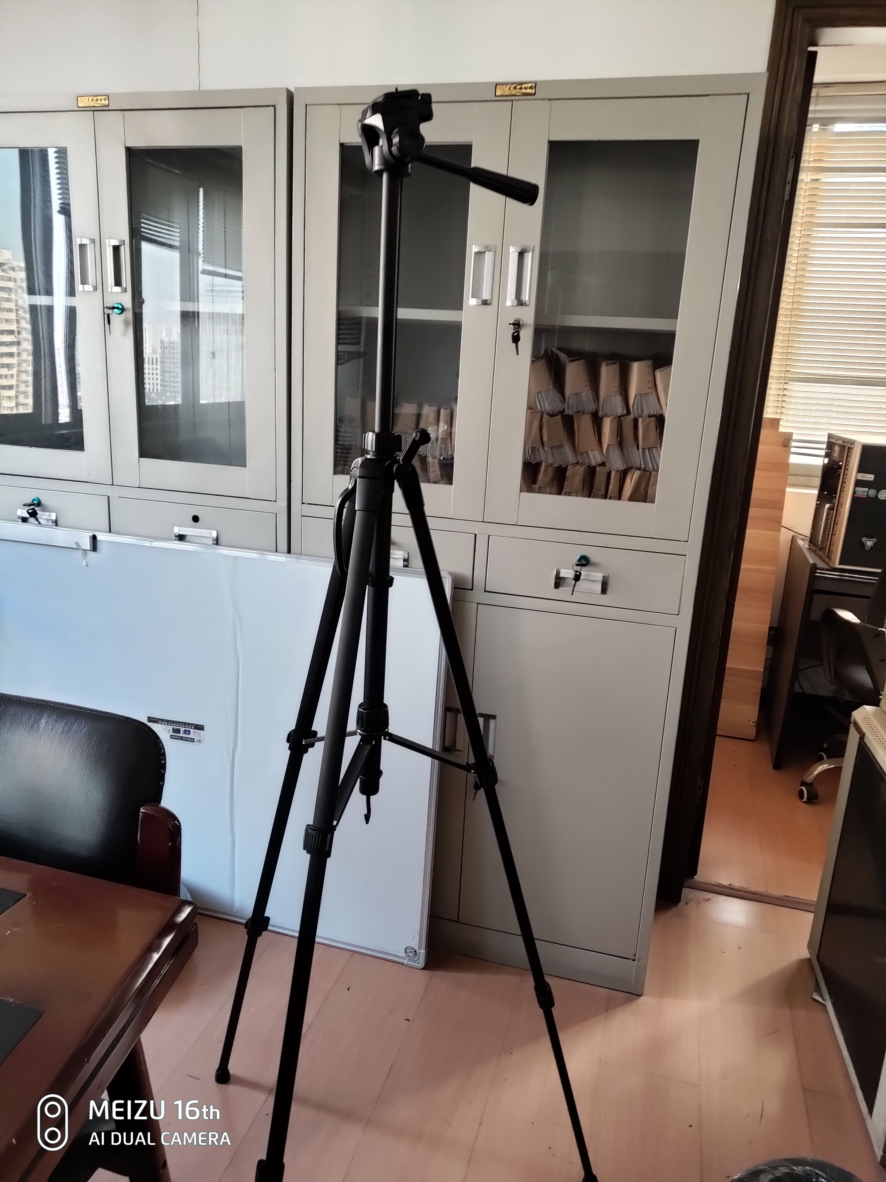 Spot H10 and DS-2TP31B-3AUF thermal imaging supporting tripod