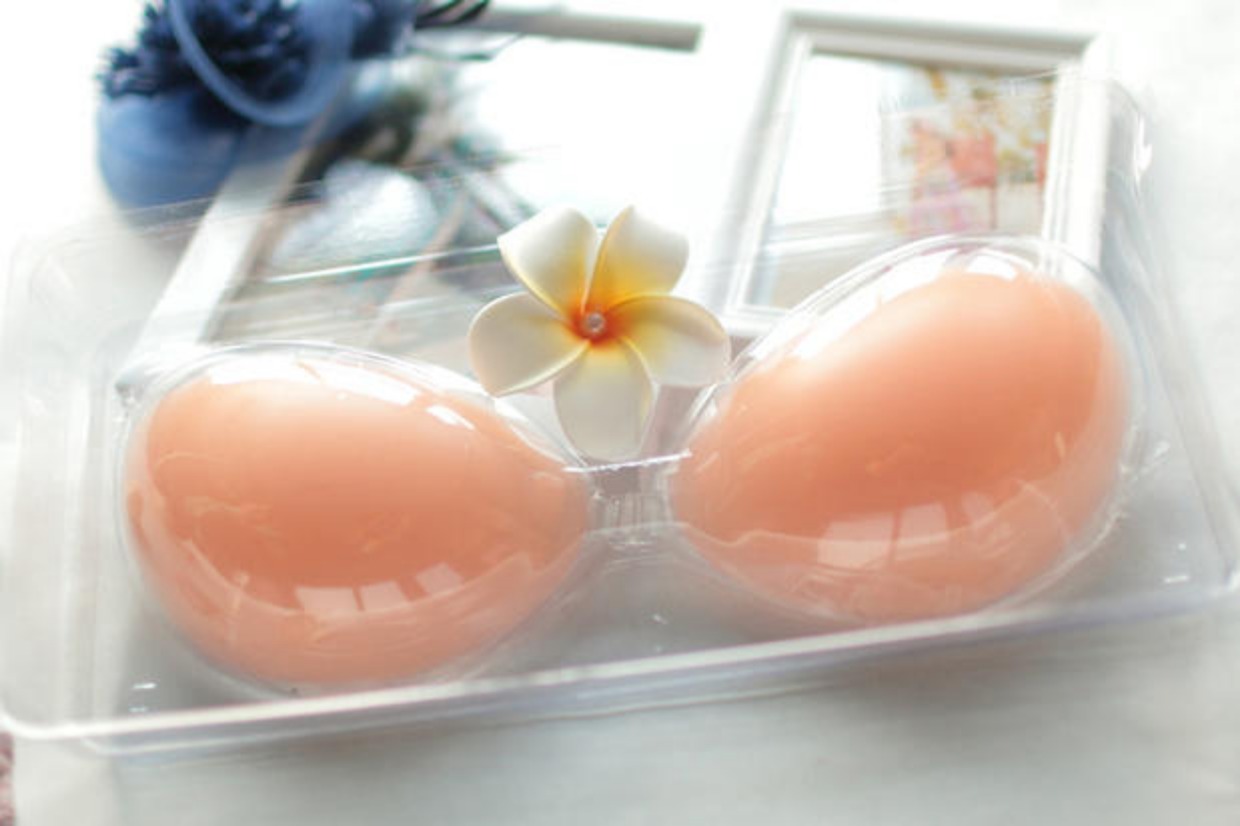 Tắm nước nóng mùa xuân du lịch hoang dã! Silicone vô hình áo ngực núm vú ngực nhỏ ngực phẳng váy cưới đồ lót đồ lót nữ