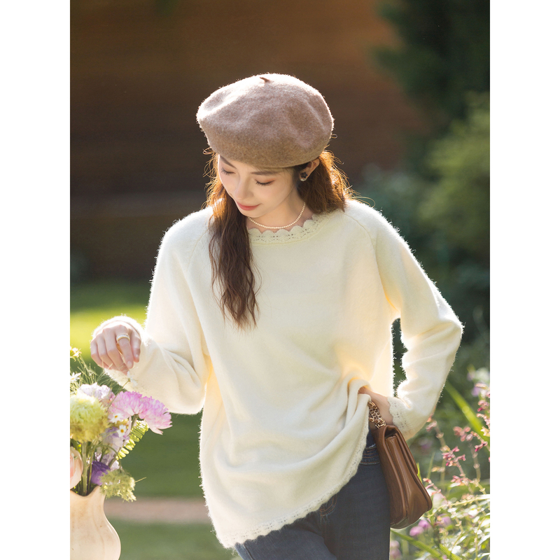 Plain Off-White Lace Round-Neck Knit Sweater for Women, New Autumn Style, Gentle and Lazy Style, Soft and Cozy Sweater