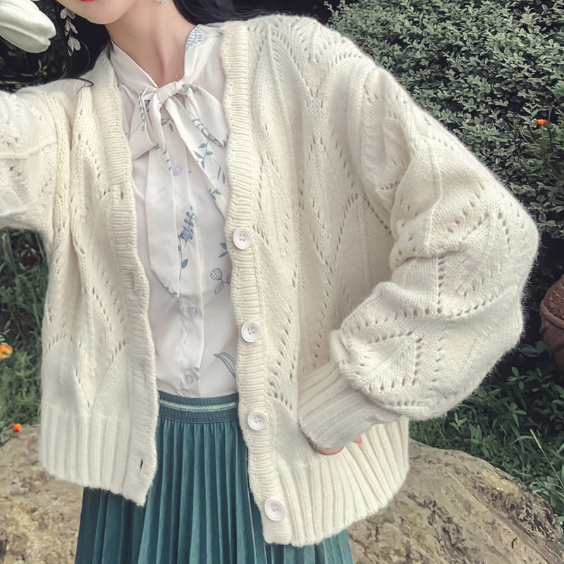 Short white needlework cardiovert cardiovert woman 2021 Spring and autumn clothing new sweaters jacket slim fit loose hollowed-out blouses