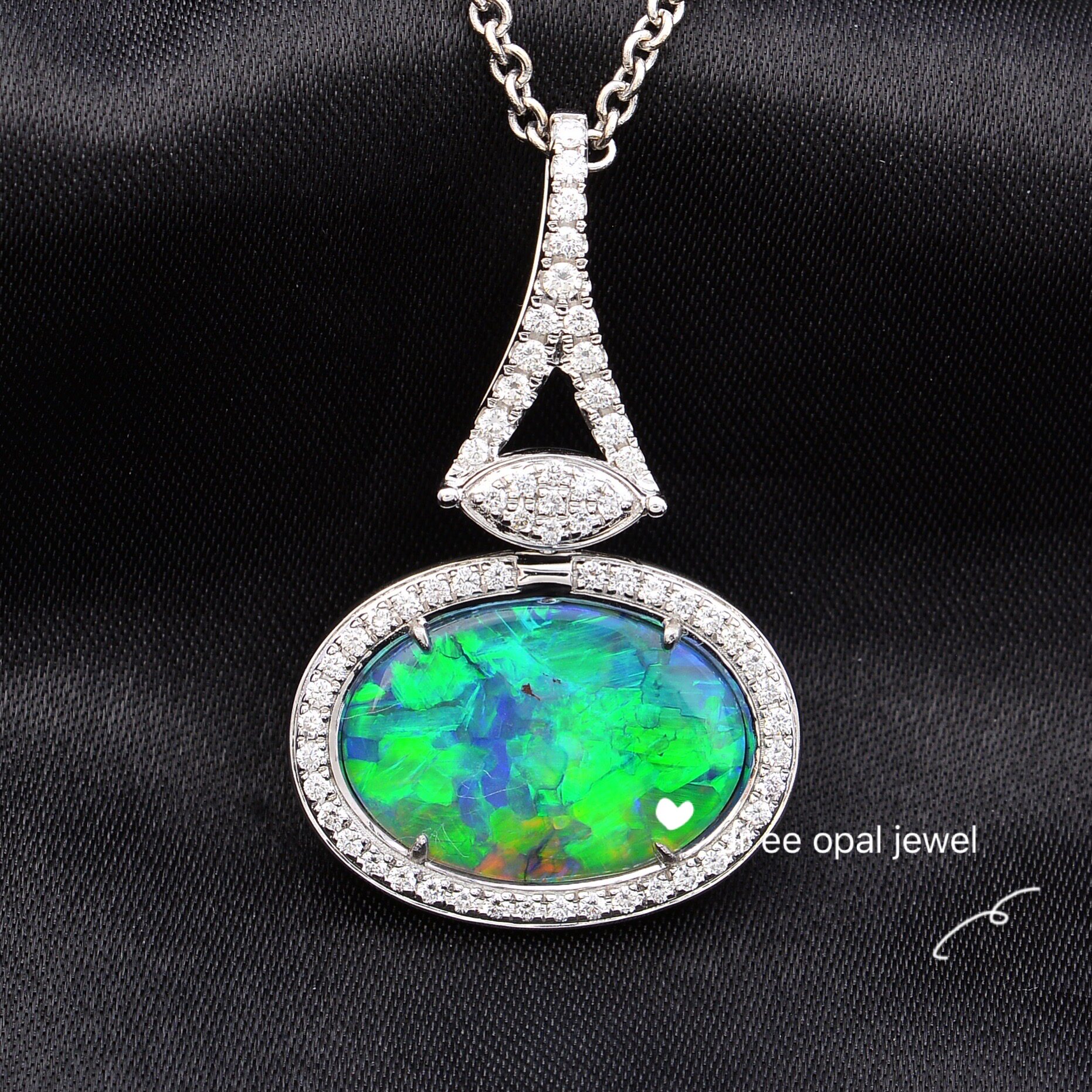 Australian natural jewel lightning Ridge Bright Double Color Black Europark Necklace Pendant Sweater Chain Lock Bone Chain Woman
