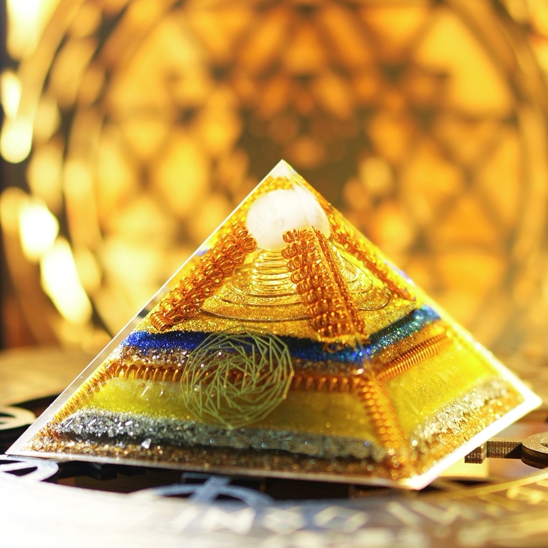 Key to Wealth Joyful Aogang High Frequency Wealth-Attracting Pyramid Citrine Ornament Car Light Stone Original