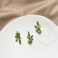 Двойное висящее кольцо Жемчужное зеленые ветви и листья 1 25*12*4,5 мм