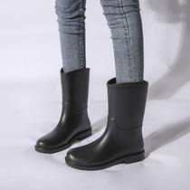 New Female Rain Shoes Fashion Water Shoes Outwear Sunday Nice Rain Boots Nice Mid-Cylinder Water Boots Small Mati Boots Catch-up Rubber Shoes