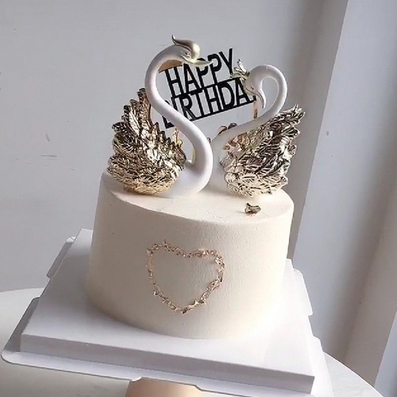 Lovers Cake Decoration Golden Crown Swagger Pieces Acrylic Plugins Princess Prince Couple Sweet Stands Dress