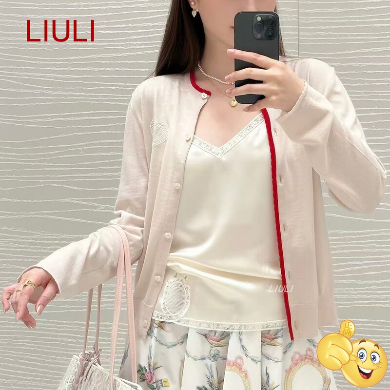 Glazed Correct Board~Qixi 26 Autumn New Long-Sleeved Light Pink Round Neck Heart Button Sheep Wool Knitted Cardigan Glazed Correct Board~Qixi 26 Autumn New Long-Sleeved Light Pink Round Neck Heart Button Sheep Wool Knitted Cardigan