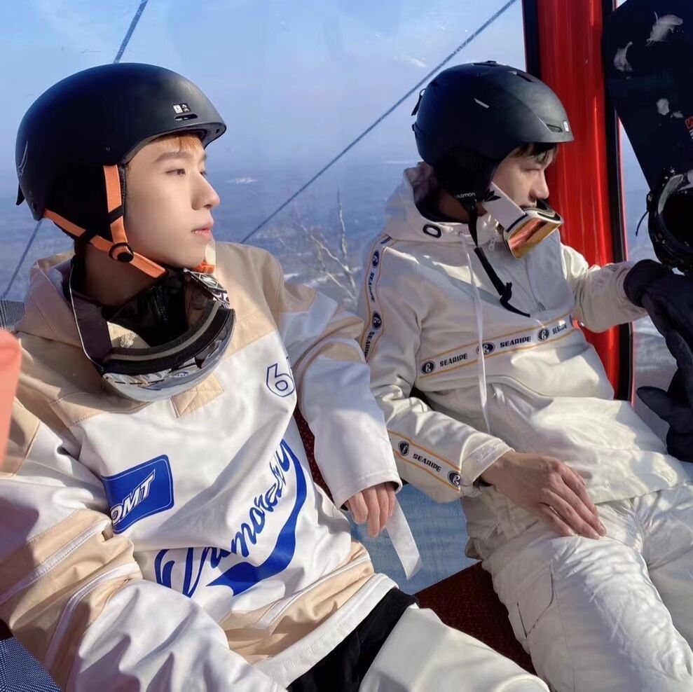 Changbai Mountain ski suit rental OMT outdoor snow suit top men's and women's single-board double-board waterproof and windproof (thin section)