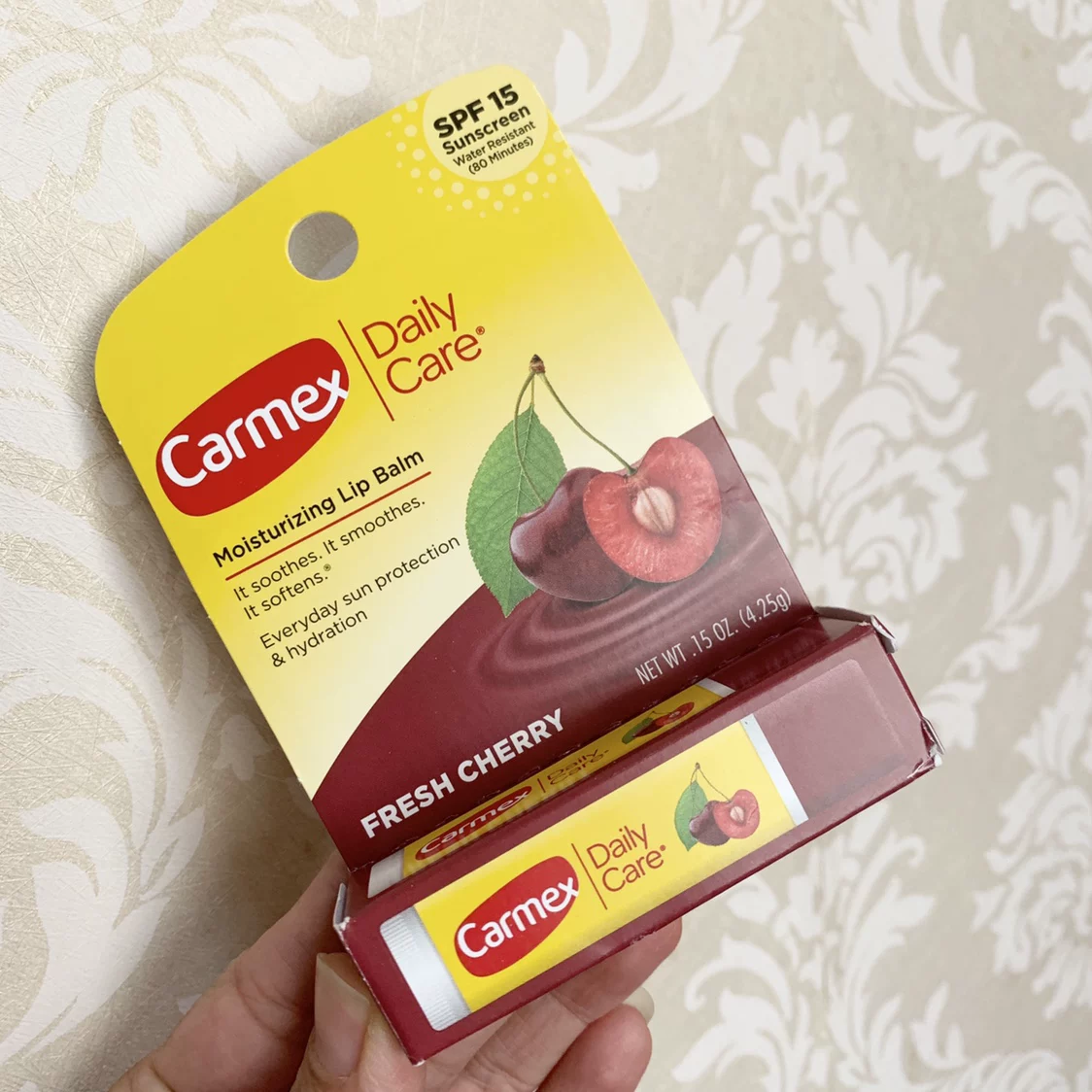 Genuine import moisturizing lip balm, (Physicals), USA