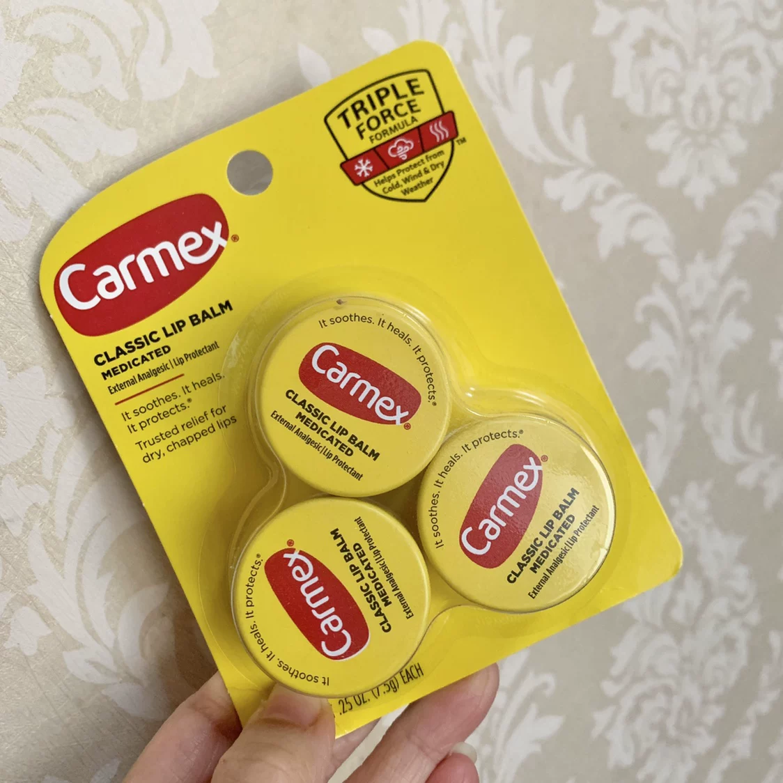 Genuine import moisturizing lip balm, (Physicals), USA