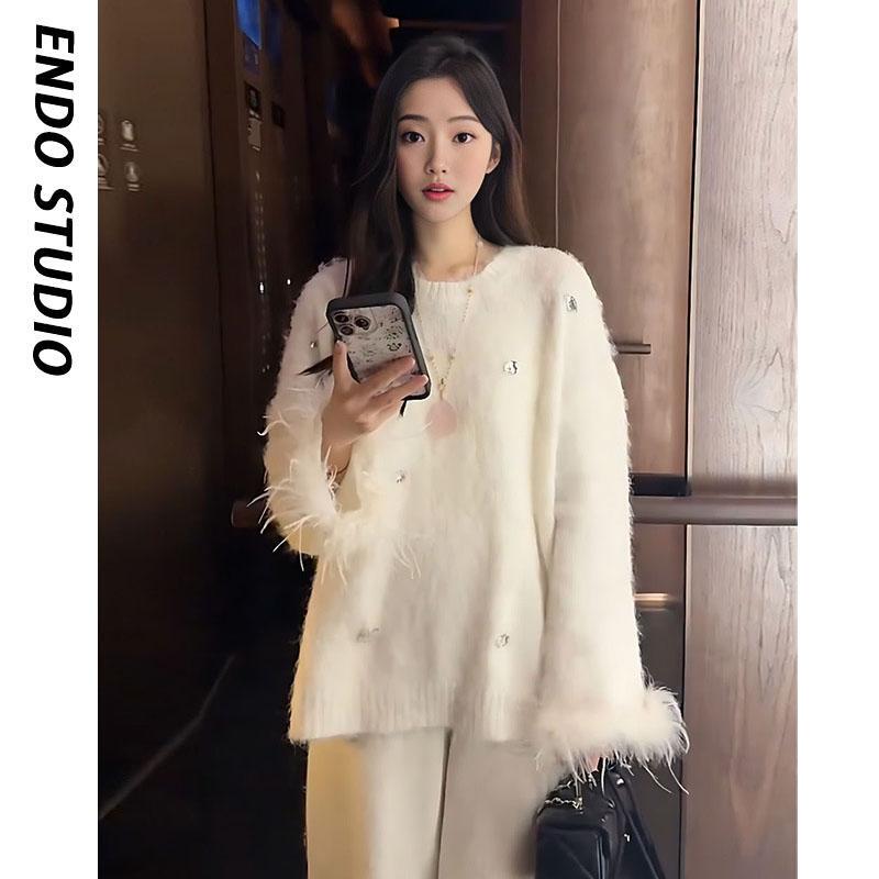 Winter Lazy Style Elegant Lady's Gentle Ostrich Feather Sleeve Gemstone Embellished Loose Sweater for Women Zhao Lusi