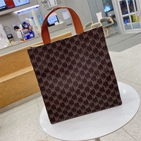 Ромбовидные буквы коричневого цвета