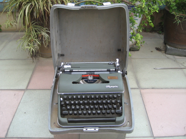Antique German Olympia Early Mechanical English Portable Typewriter