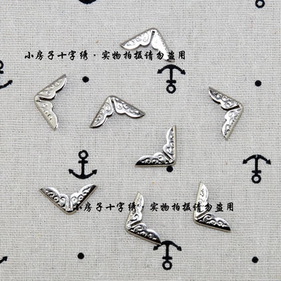 Small house Cross-stitch traffic card, silver corner guard, corner card holder, bookmark special, 1 yuan for 2 pieces